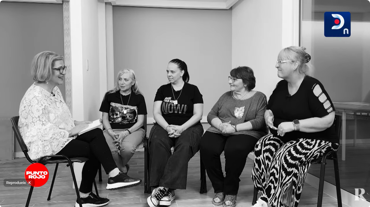 Conversación con familiares de víctimas del 7-0